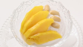 Fresh Mango with Coconut Ice Cream / Ice Cream Kati Kub Mamuang　¥1,150