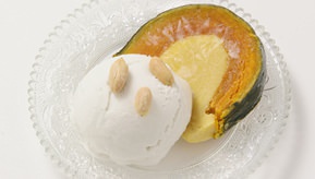 Pumpkin Pudding with Coconut Ice Cream / Ice Cream Kati Kub Sung Kaya Fuckthong　¥1,050
