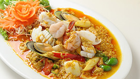 Stir-Fried Seefood with Yellow Curry　¥2,090
