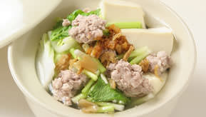Bean Noodle Soup with Tofu and Pork / Kaeng Jood Tao Hu Moo Sab （M）￥1,980　（L）￥2,640