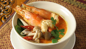 Spicy Prawn Soup / Tom Yum kung（M）￥2,500　（L）￥3,500