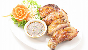 鶏肉の炭火焼き風/Grilled Chicken　¥1,210