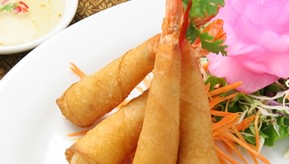 海老の春巻き/Deep-Fried Shrimp Rolls ￥1,210
