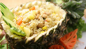パイナップルチャーハン/Fried rice with Pinapple ￥1.980
